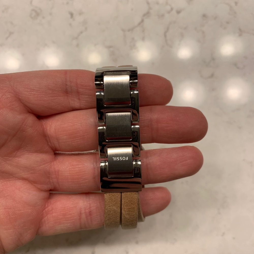 Fossil Watch - Picture 2 of 2